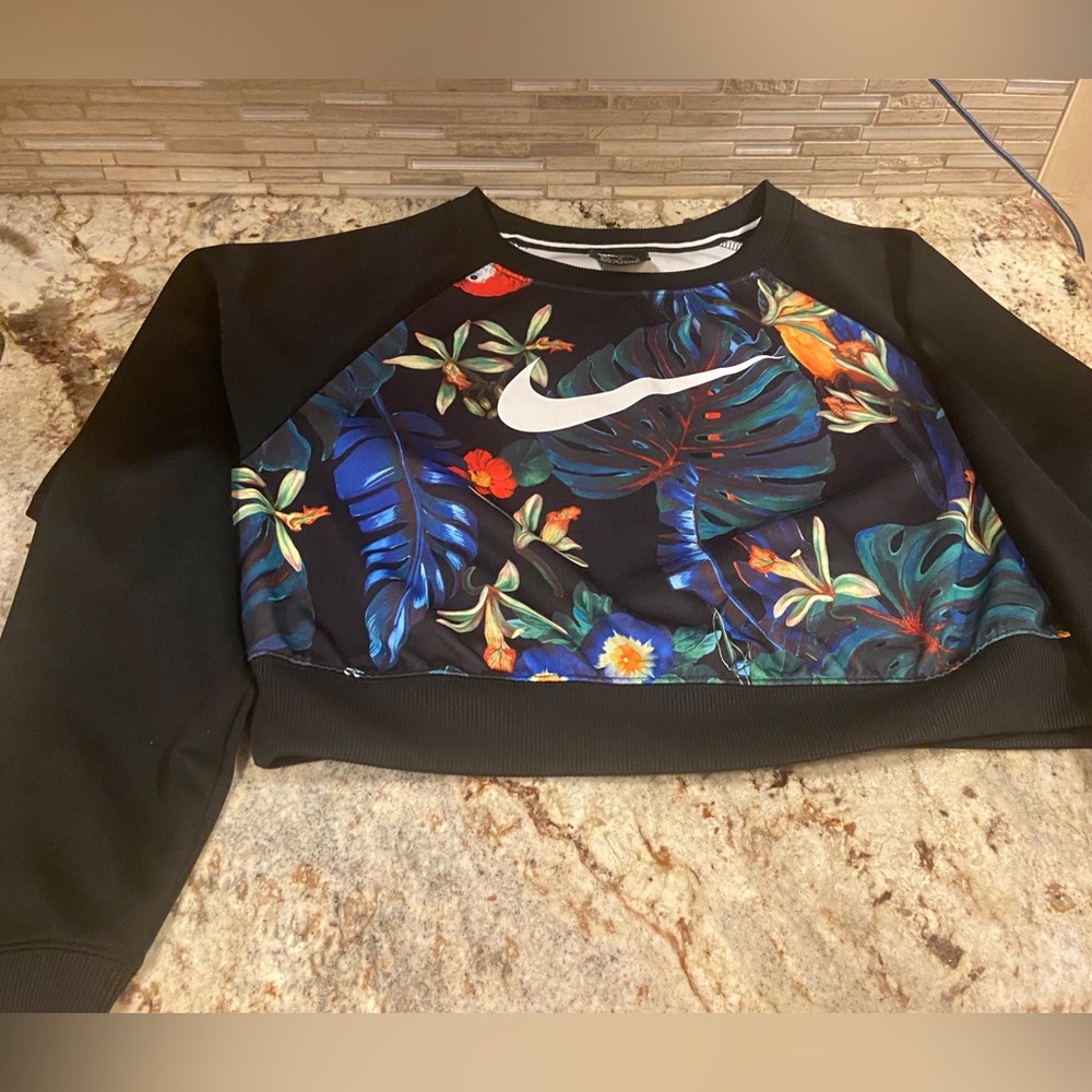 Nike Women's Cropped Black Multicolor Floral Sweatshirt